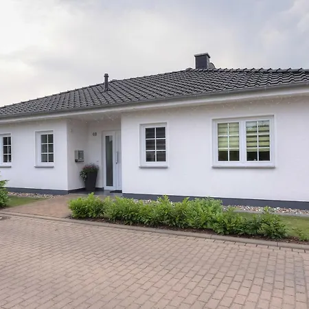 Holiday home Ferienhaus Am Deich Karlshagen